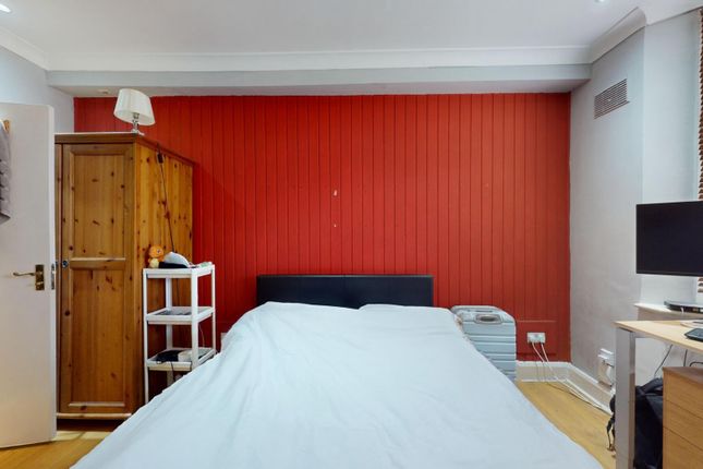 Flat 1 199, Gunnersbury Lane, London photo 4