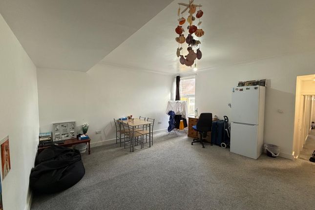 Vicarage Way, Watford photo 3