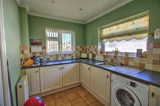 12, Wordsworth Close, Crawley photo 5