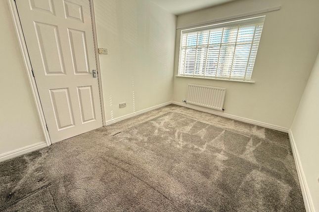 7 Linwood Grove, Prescot photo 5