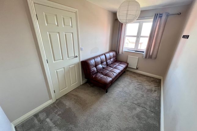Semi-detached house to rent in Newton Drive, Heanor