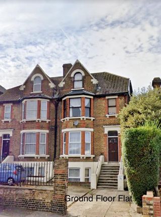 Flat to rent in Maidstone Road, Chatham