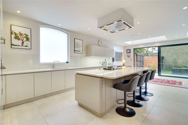 89, Clapham Common West Side, London photo 3