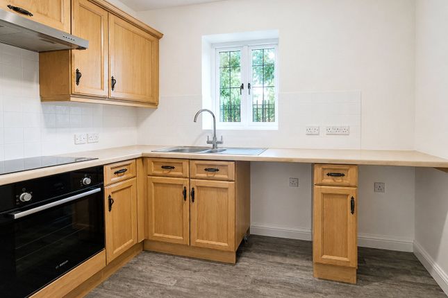 74, Kings Acre, Colchester photo 3