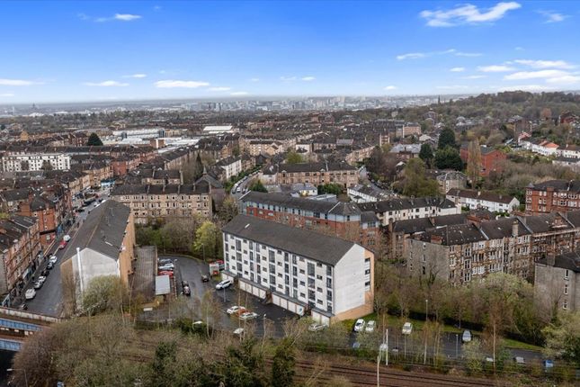 Flat to rent in White Cart Court, Shawlands, Glasgow