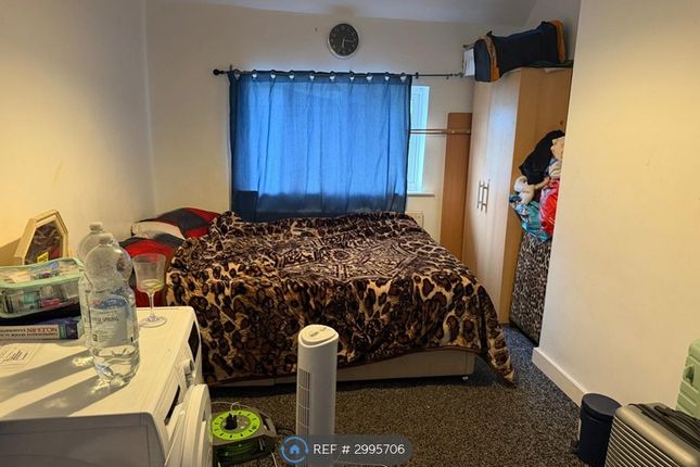 Pugh Crescent, Walsall photo 4