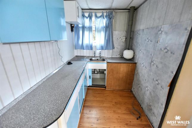 8 Woodlands, The Woodlands, Haverfordwest photo 4
