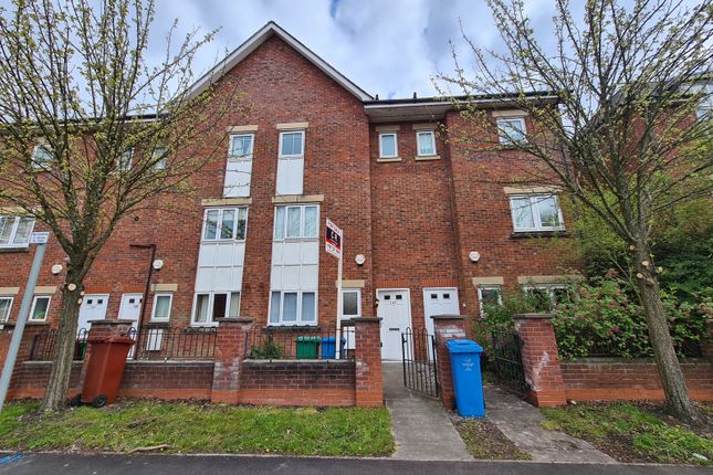 Town house to rent in Chorlton Rd, Hulme, Manchester. M15