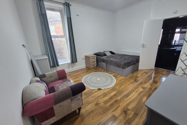 173, Shernhall Street, London photo 2