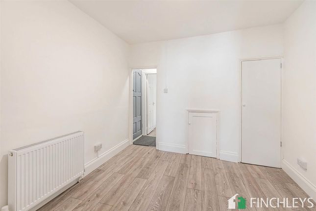 2 College Terrace, London photo 4