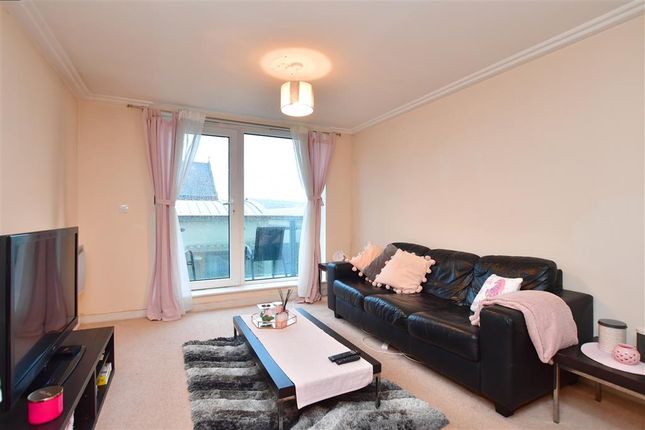 Flat for sale in Kingscote Way, Brighton, East Sussex