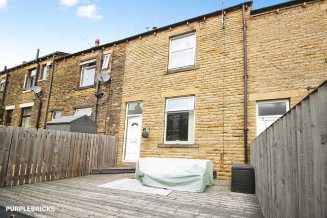 34, Howard Park, Cleckheaton photo 3