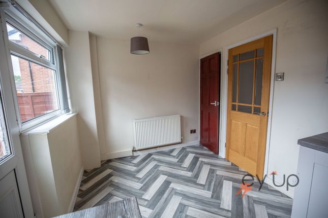 55, Groves Hall Road, Dewsbury photo 4