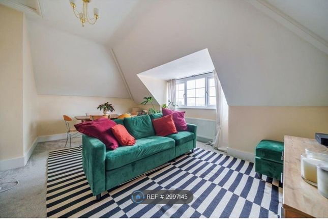 Top Floor Apartment, Winchester Road, Andover photo 4