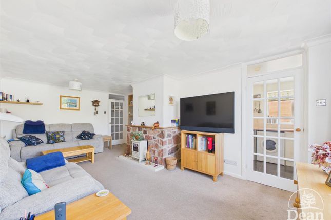 58, Lakeside Avenue, Lydney photo 3
