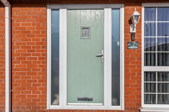 7 Harvey Court, Warrington photo 3