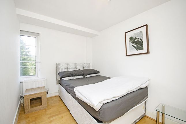 Finchley Road, St John's Wood photo 4