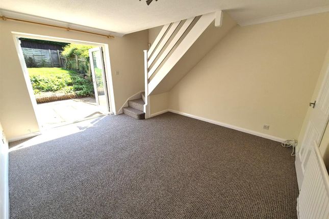 5, St. Dunstans Rise, Northampton photo 2