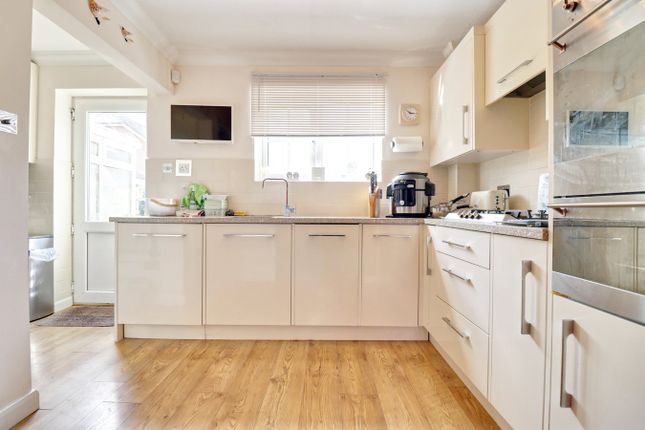 12, Luxford Place, Sawbridgeworth photo 3