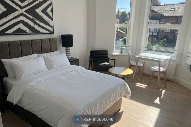 Studio flat on Barrington Road, Altrincham, £995/mo