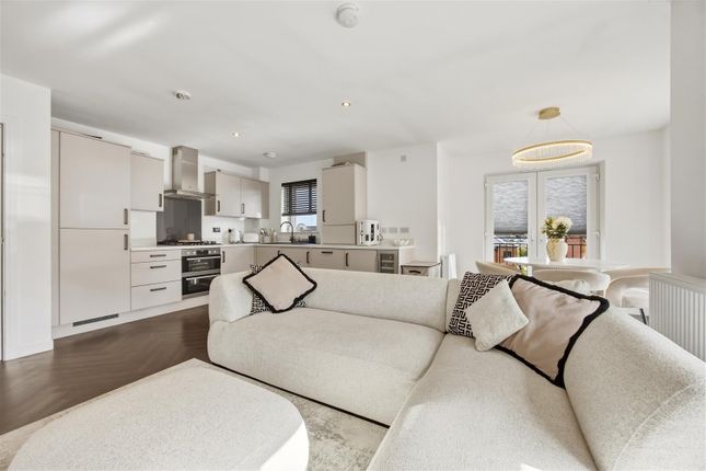Flat 3/3, 15, Water Tower Court, Glasgow photo 2