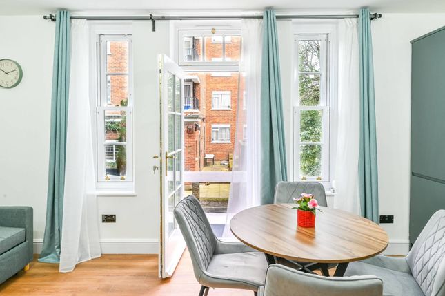 Flat for sale in York Rise, Dartmouth Park, London