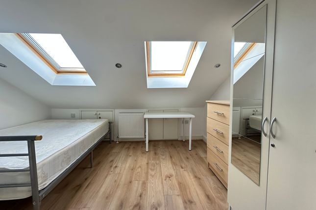 168 Wheatsheaf Close, Wheat Sheaf Close, Isle of Dogs photo 3
