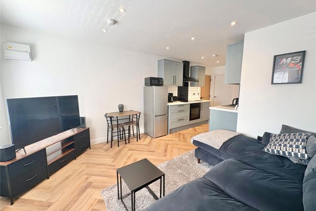 Flat 2, 2A,, Westminster Avenue, Nottingham photo 2