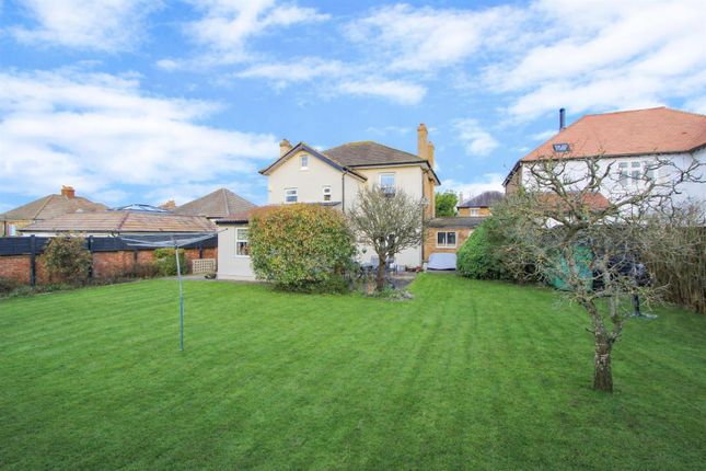 10, Clarence Road, Wallington photo 4