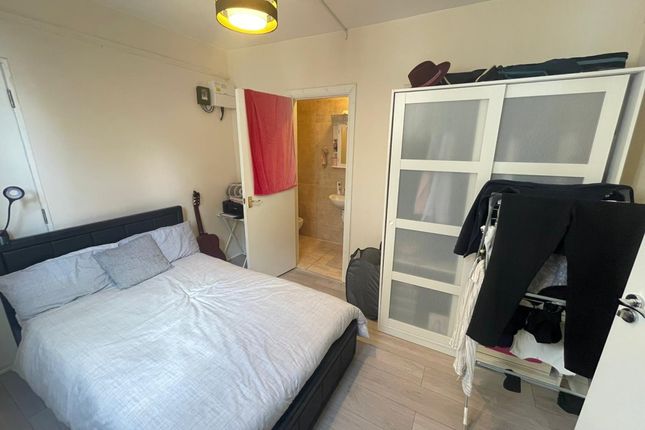 127B, West Wycombe, High Wycombe photo 3