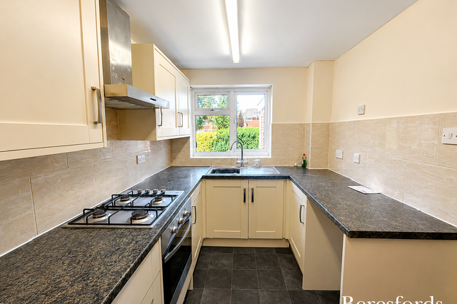 13, Wych Elm, Essex photo 3