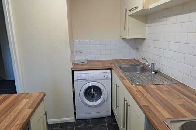 30, Woodland Park, Calne photo 4