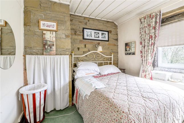 22, Allerton Upper Green, Bradford photo 3