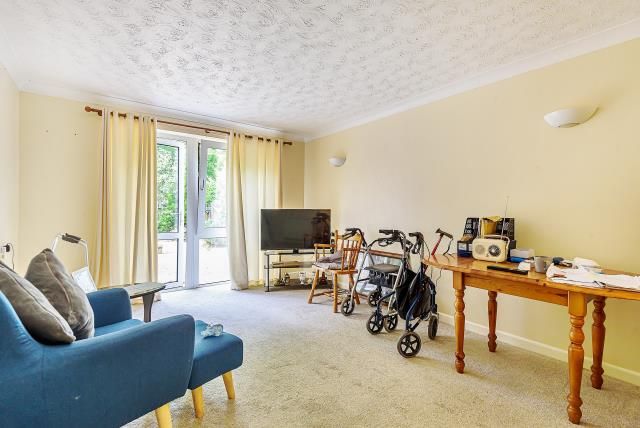 Flat 5 Homewell House,, The Moors, Kidlington photo 2