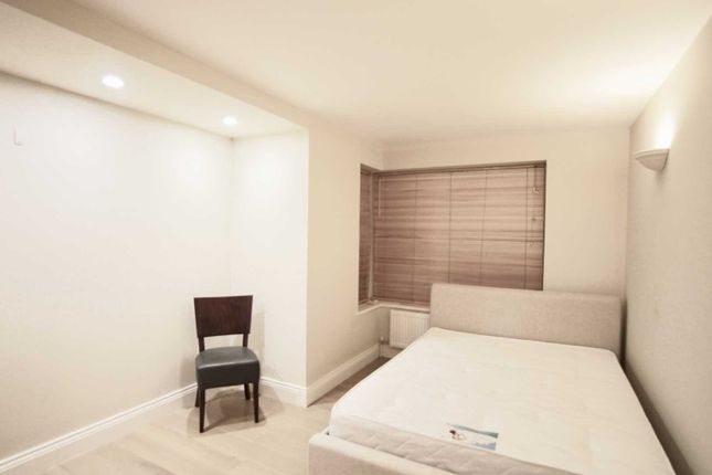 Flat for sale in Admiral Walk, Maida Vale