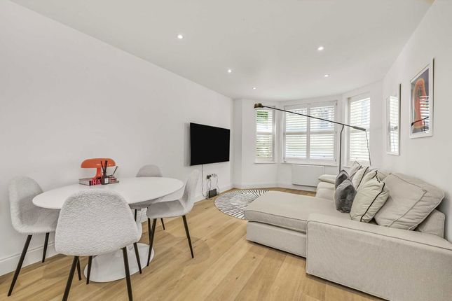 Flat 1, 144A, Victoria Rise, London photo 3