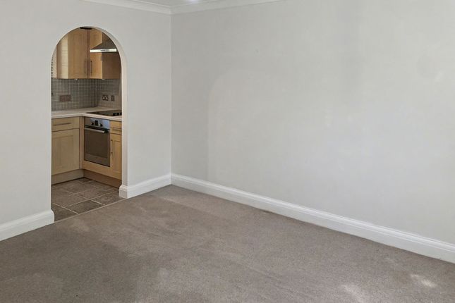 16 Langston Court, Gallows Lane, High Wycombe photo 4