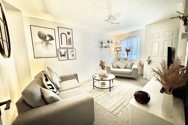 18 David Wood Drive, Coventry photo 4