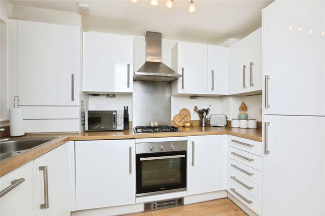 34, Gates Drive, Kent photo 2