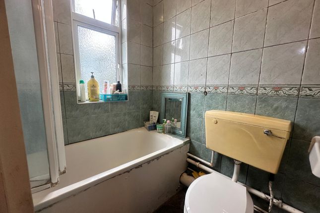 Flat 19 Ryefield Court, Joel Street, Northwood photo 5