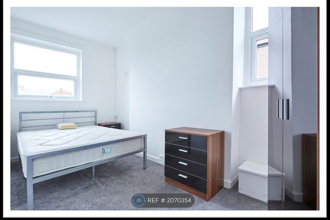 Thumbnail Flat to rent in Bignor Street, Manchester