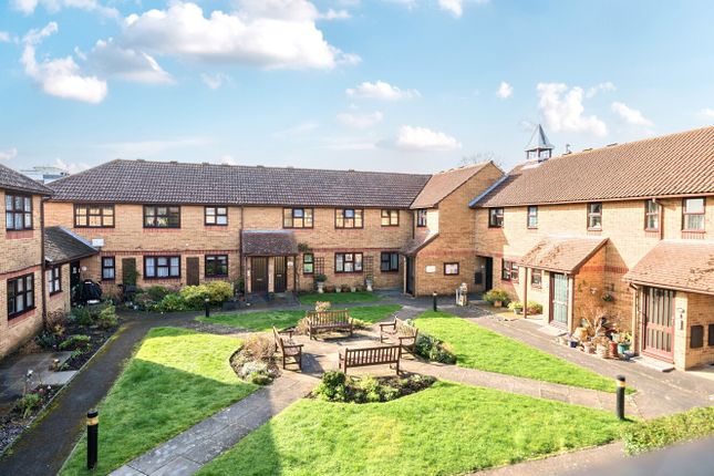 30A,, Postern Close, Fareham photo 4