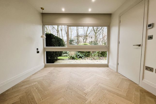 Flat 2, Nash House, 18-20 Park Village East, London photo 3