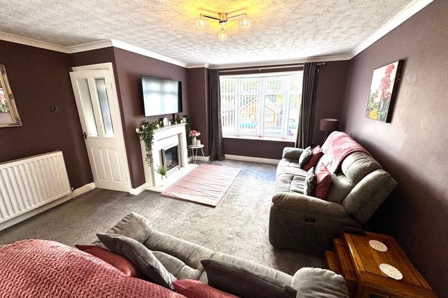 13, Berwyn Way, Nuneaton photo 2