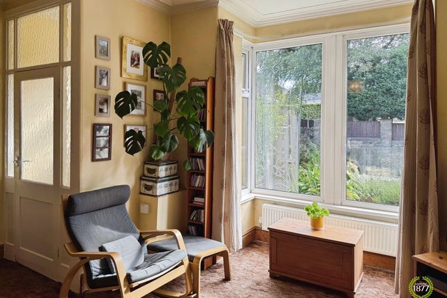 106 Marsden Road, Burnley photo 2