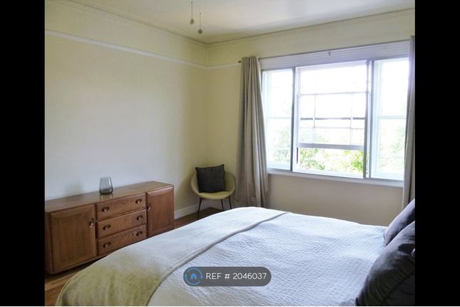 Flat to rent in Shooters Hill Road, London