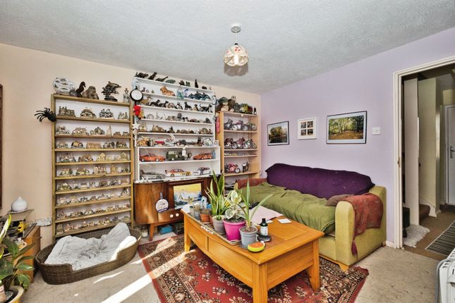 1, Clifton Close, Yeovil photo 4