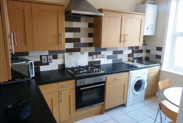 Thumbnail Flat to rent in High Road, Willesden Green, London