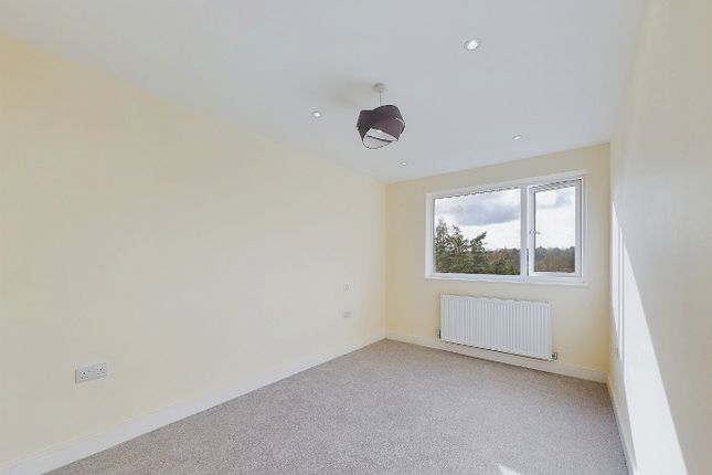 Town house to rent in Madeira Avenue, Bromley