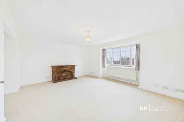 54 Yardley Court, Hemingford Road, Sutton photo 3